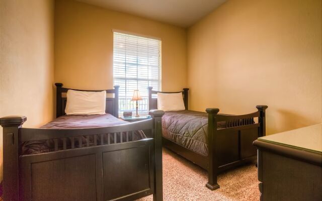 Top-floor Condo, Near Universal &convention Ctr