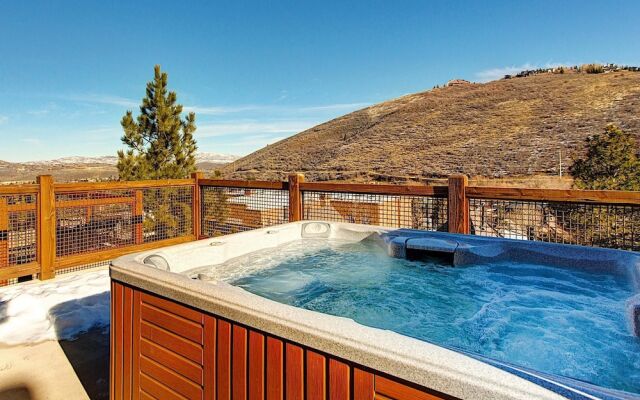 Walk to Main Street by Casago