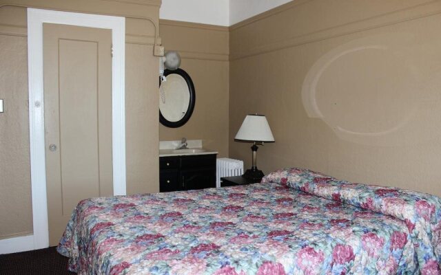 Twin Peaks Hotel
