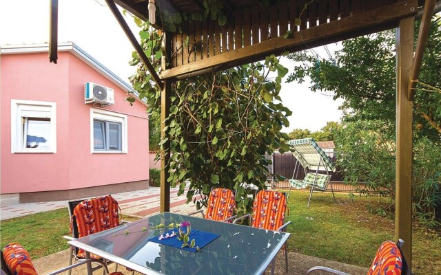 Beautiful Home in Betiga With Wifi and 4 Bedrooms