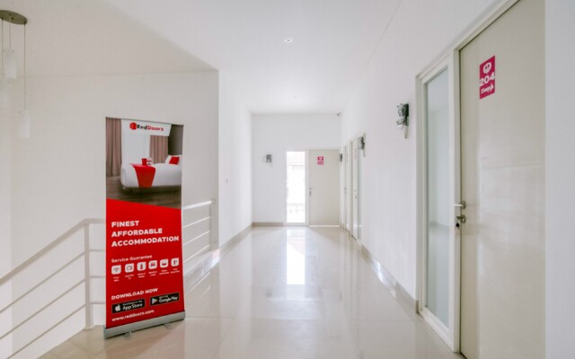 RedDoorz Syariah near Lapangan Pancasila Simpang Lima