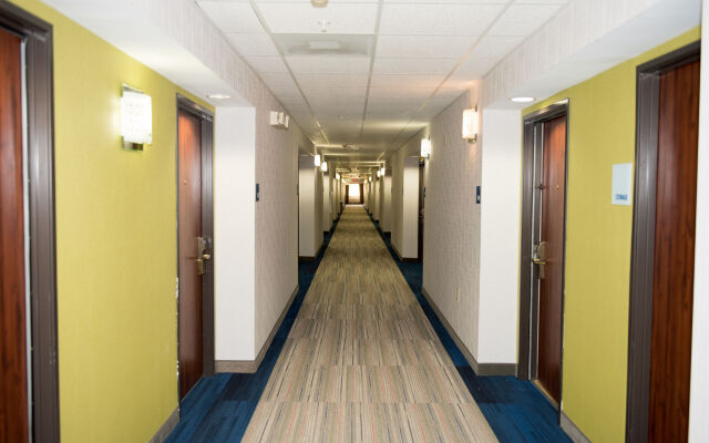 Holiday Inn Express Houston N-1960 Champions Area