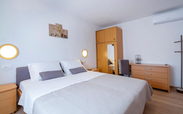 Amazing Home in Sikici With Wifi and 4 Bedrooms