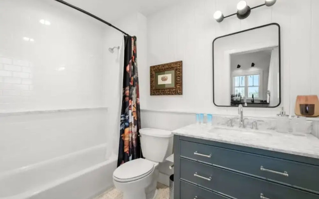Casa Julieta Luxury Ybor-themed Studio