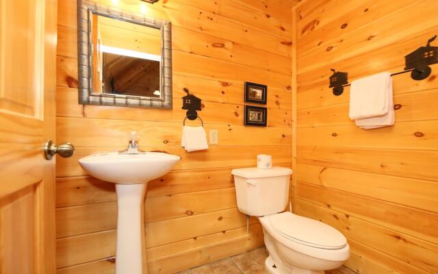 Sweet Surrender 1 Br cabin by RedAwning