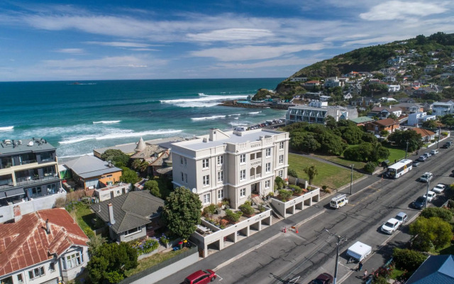Majestic Mansions - Apartments at St Clair