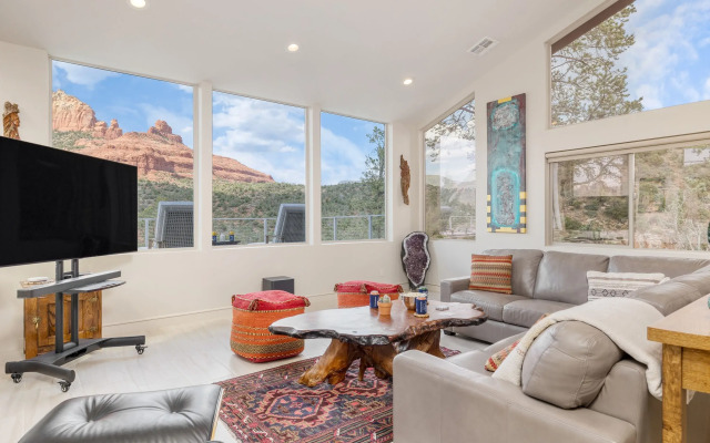 The Viewpoint by Avantstay Luxe Home + Spa/views