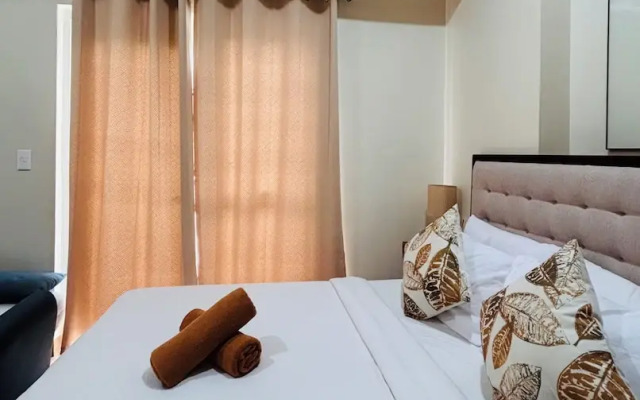 A Dreamy & Elegant Studio