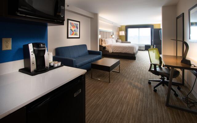 Holiday Inn Express Hotel & Suites Tupelo, an IHG Hotel