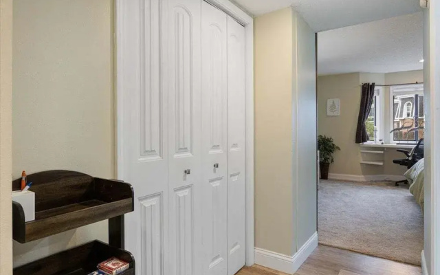 Lakefront Osage Beach Condo + Workspace w/ Pool Views