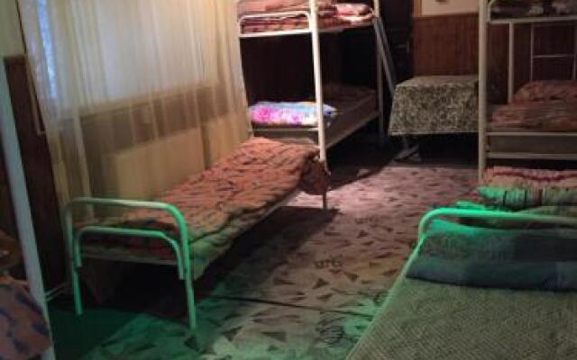 Hostel on Dorozhniy 1/1