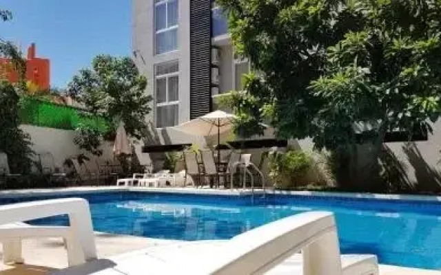Riviera Towers 211