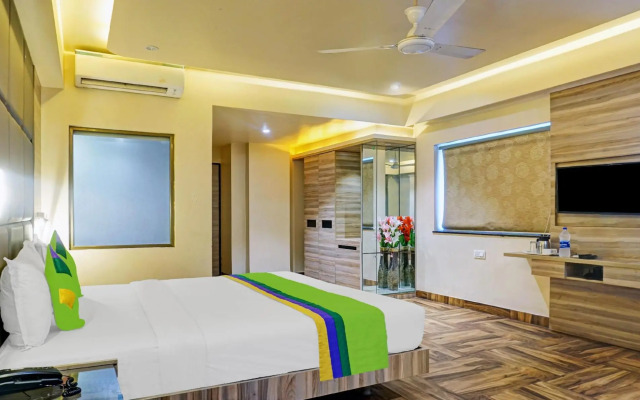 Classic Square by OYO Rooms