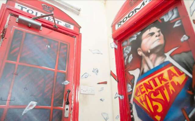 Central Hotel - Hostel