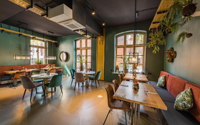 360 Grad Hotel & Bar