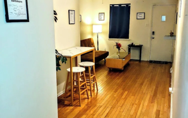 Room in Guest Room - Cozy Bedroom Close to Downtown