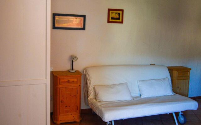 Apartment in Cannigione with garden