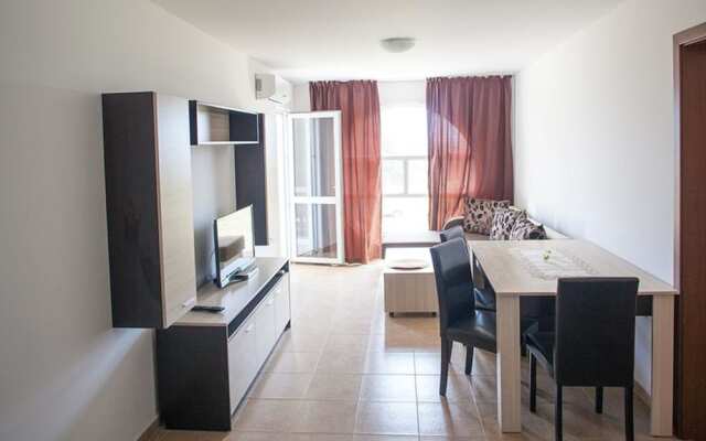 Guest Apartments Salena in Saint George Complex