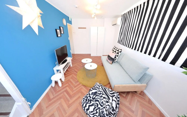 Vivid Zebra House (197-1)