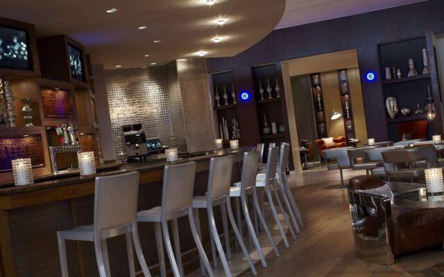 Renaissance St. Louis Airport Hotel