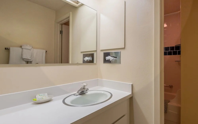 Dollar Meadows 1382 - 2 Br Condo
