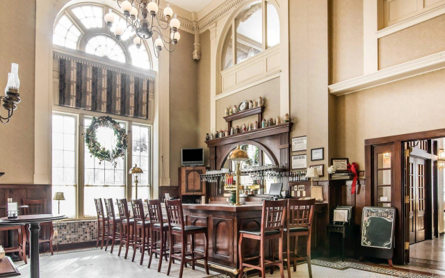 DoubleTree by Hilton Utica