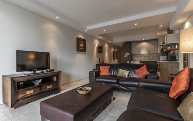 706 Popular Canal Quays