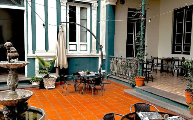 El Chabot Hostel