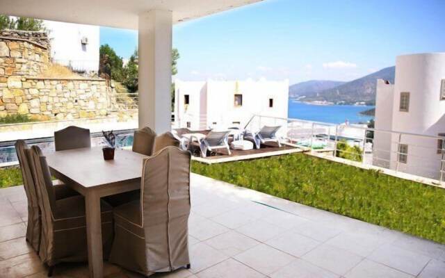 Villa Sandra Torba - 5 Bedrooms
