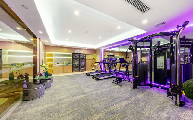 Qian Hai Holiday Hotel
