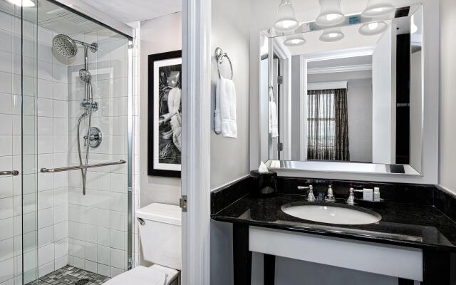 Hotel Indigo Dallas Downtown by IHG