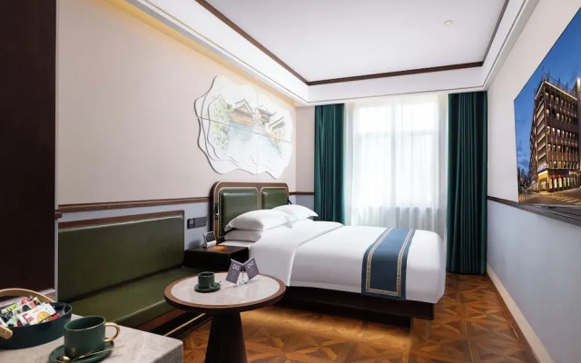 Nostalgia S Hotel(Shanghai Railway Station & Suzhou Creek)