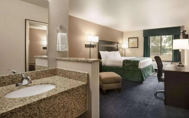 Green Country Inn