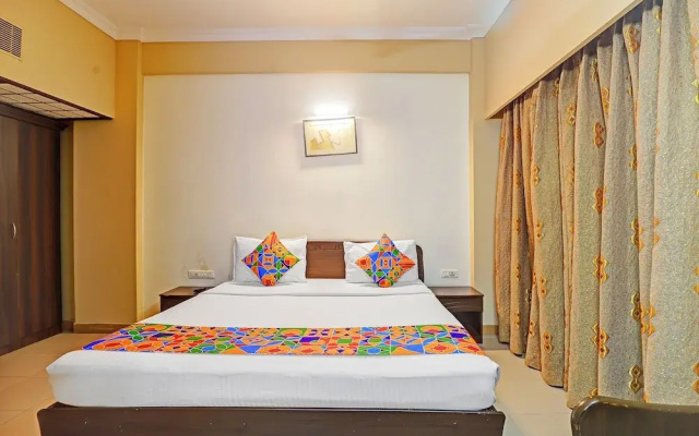 Fabhotel The Royal Plaza