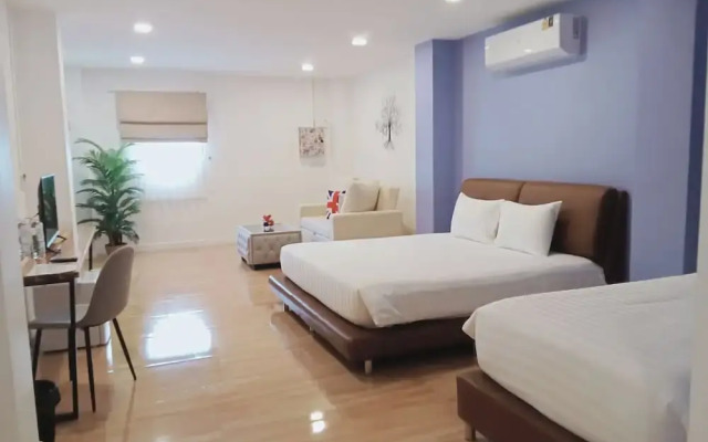 J-Boutique Hotel