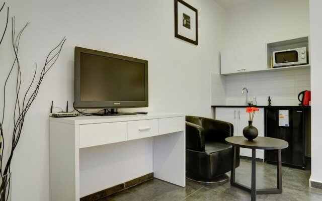 Geula Suites
