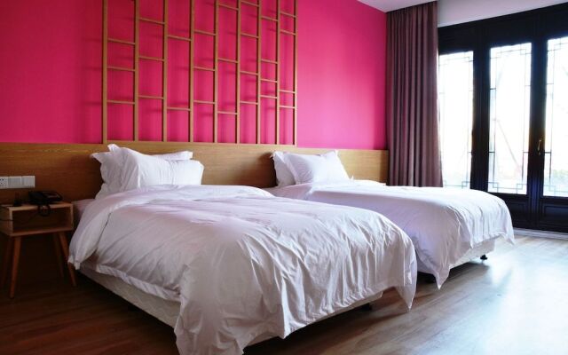 Carton King Hotel