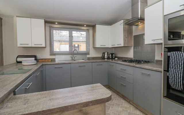 The Three Bears Lodge, Coniston Drive 11