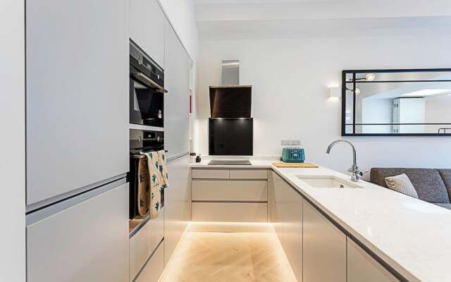 Gorgeous Flat in the Heart of Acton
