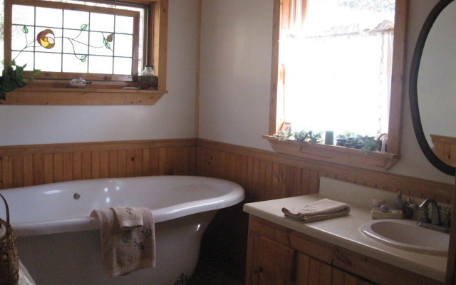 Buffalo Creek Bed & Breakfast