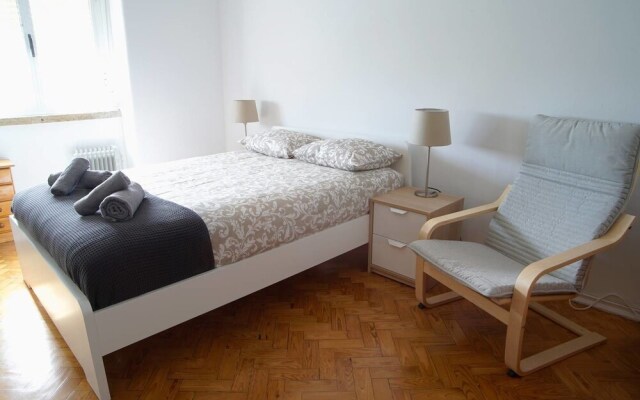 Spacious 2 Bedroom Apartment in Belém