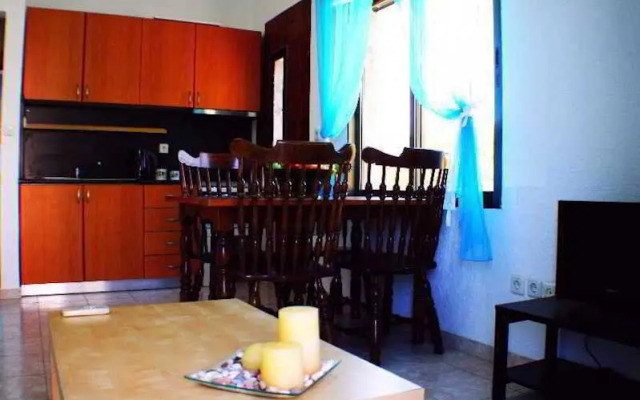 Salonikiou Beach Deluxe Apartments