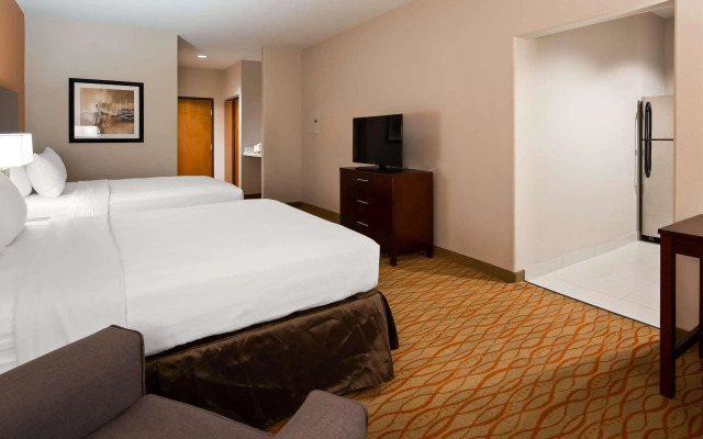 Best Western Plus Spring Inn & Suites