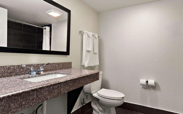 Quality Inn Memphis Northeast near I-40