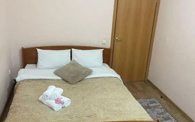 Gold Apart (Gold Apart) on the University Embankment 36B