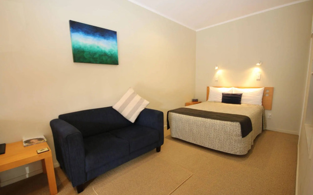 Spinnaker Motel