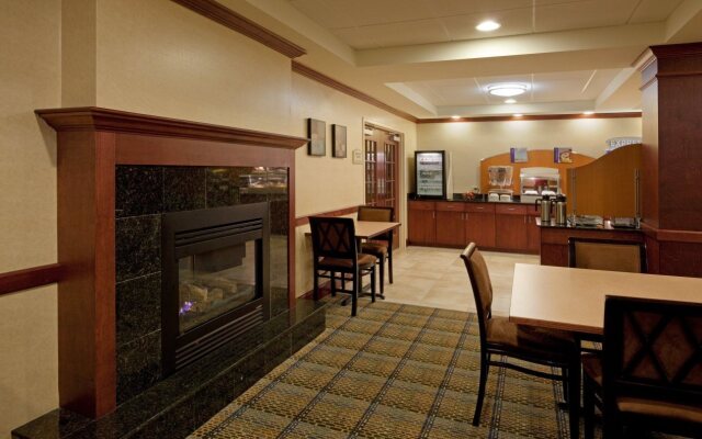 Holiday Inn Express Hotel & Suites Rochester by IHG