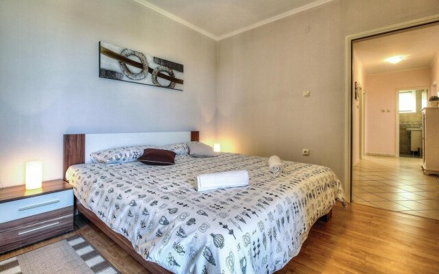 Amazing Home in Radmani With Wifi and 4 Bedrooms