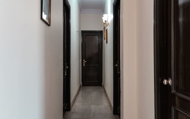 OYO 15954 Connaught mews