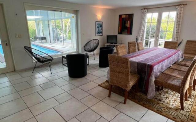 Pleasant holiday home in Clohars-Carnoët with garden